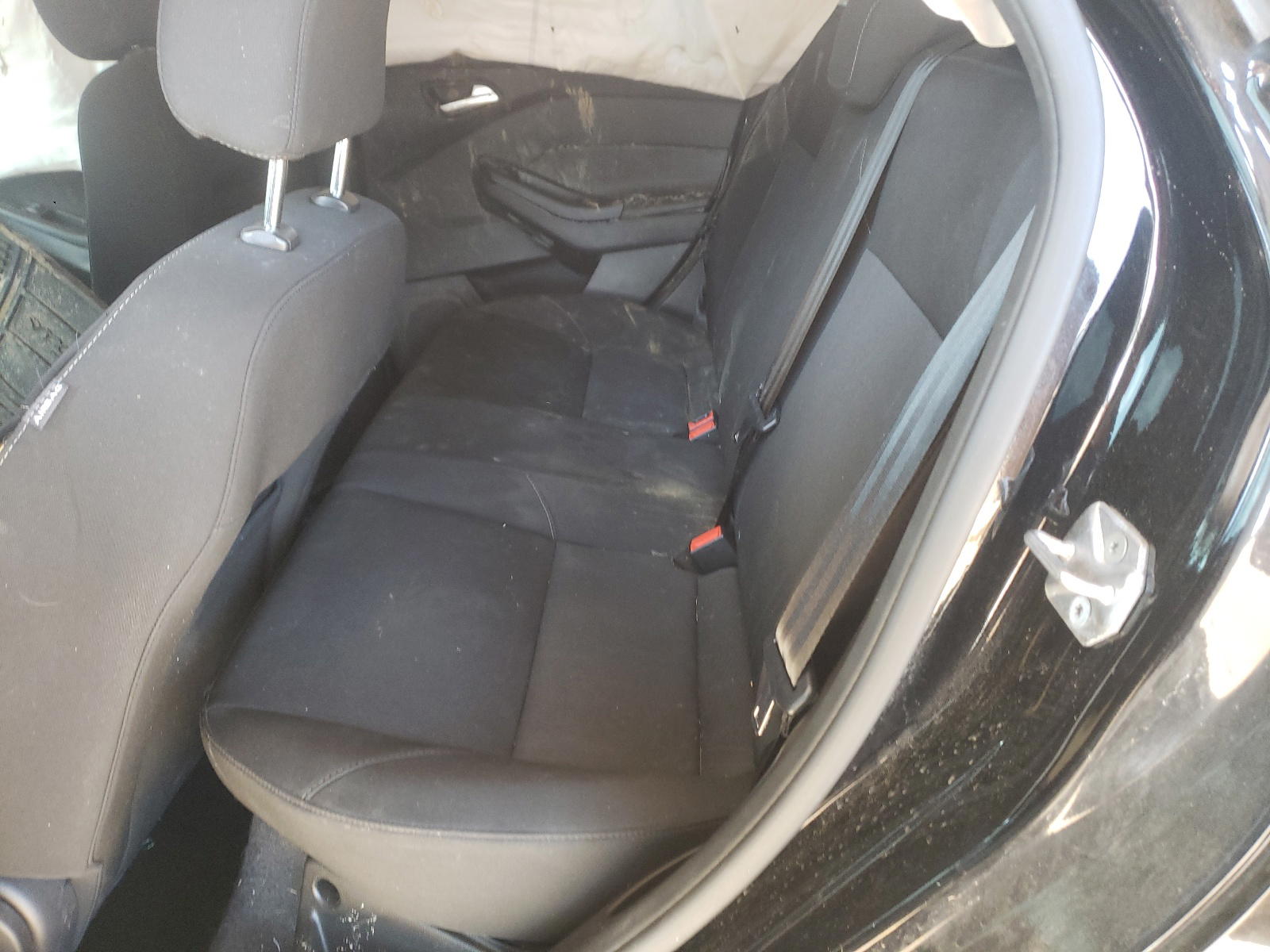 Photo 6 from auction – 2016 FORD FOCUS SE with VIN 1FADP3FE2GL383312