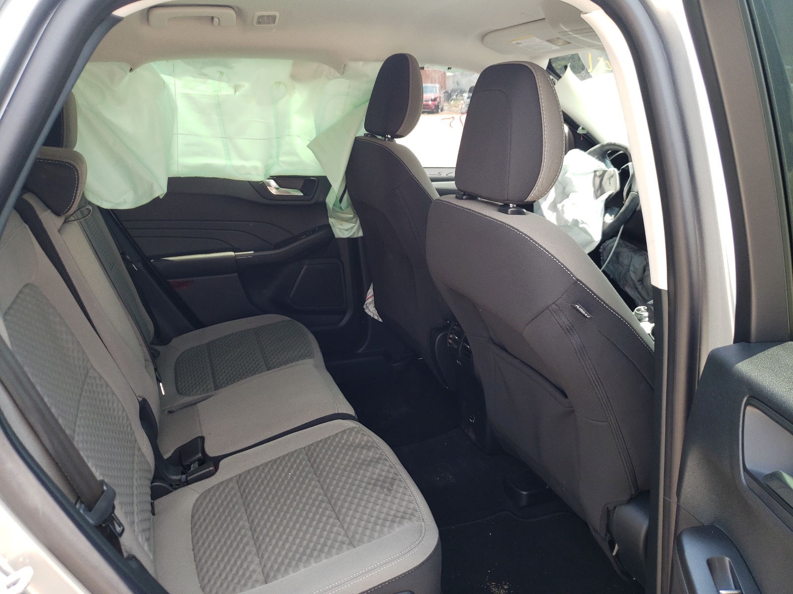 Photo 6 from auction – 2021 FORD ESCAPE SE with VIN 1FMCU0G60MUA05320