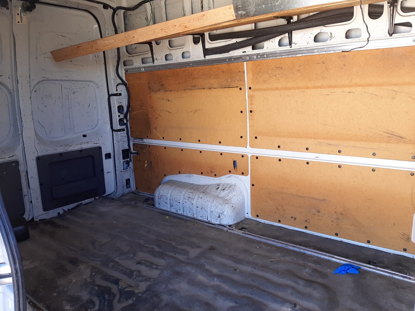 Photo 6 from auction – 2015 NISSAN NV 2500 with VIN 1N6AF0LY0FN804473