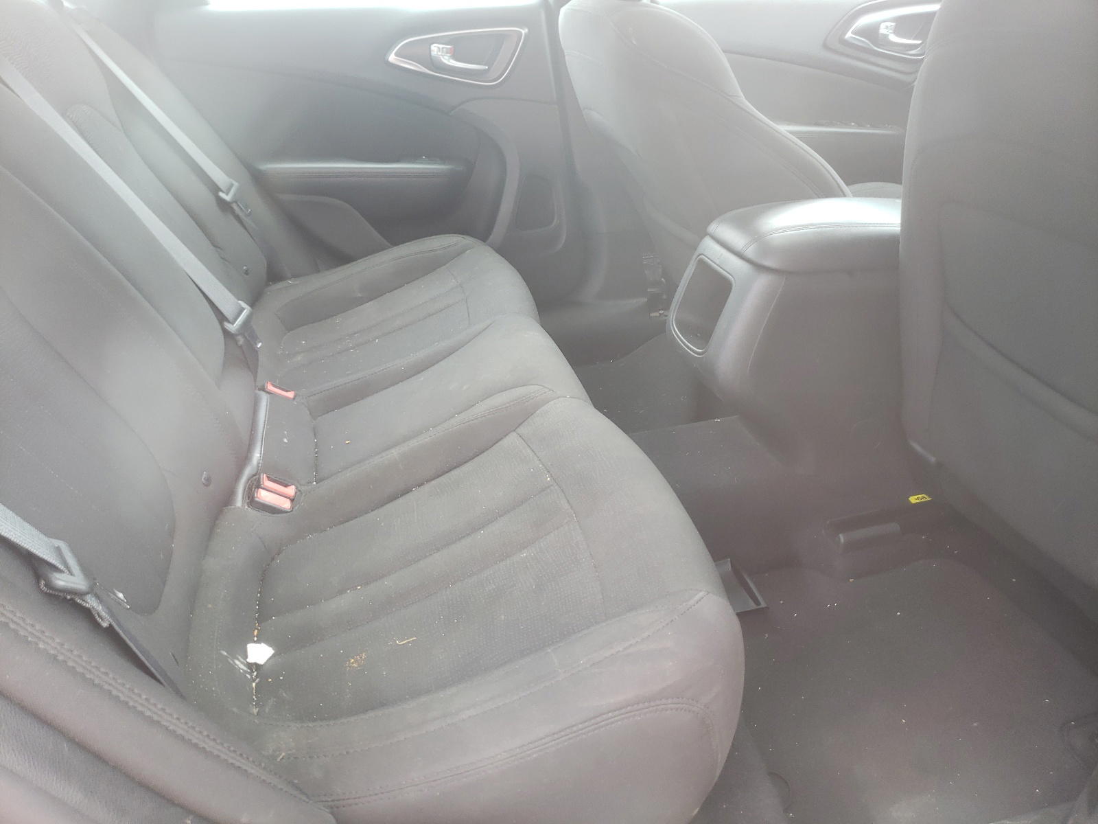 Photo 6 from auction – 2015 CHRYSLER 200 LIMITE with VIN 1C3CCCAB4FN657549
