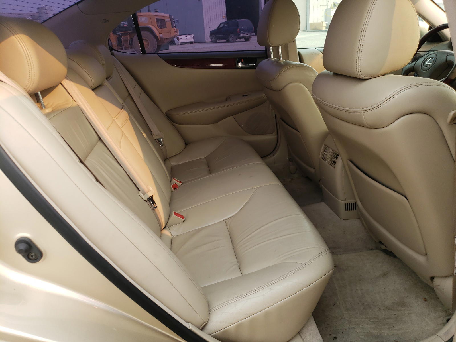Photo 6 from auction – 2002 LEXUS ES 300 with VIN JTHBF30G920080924