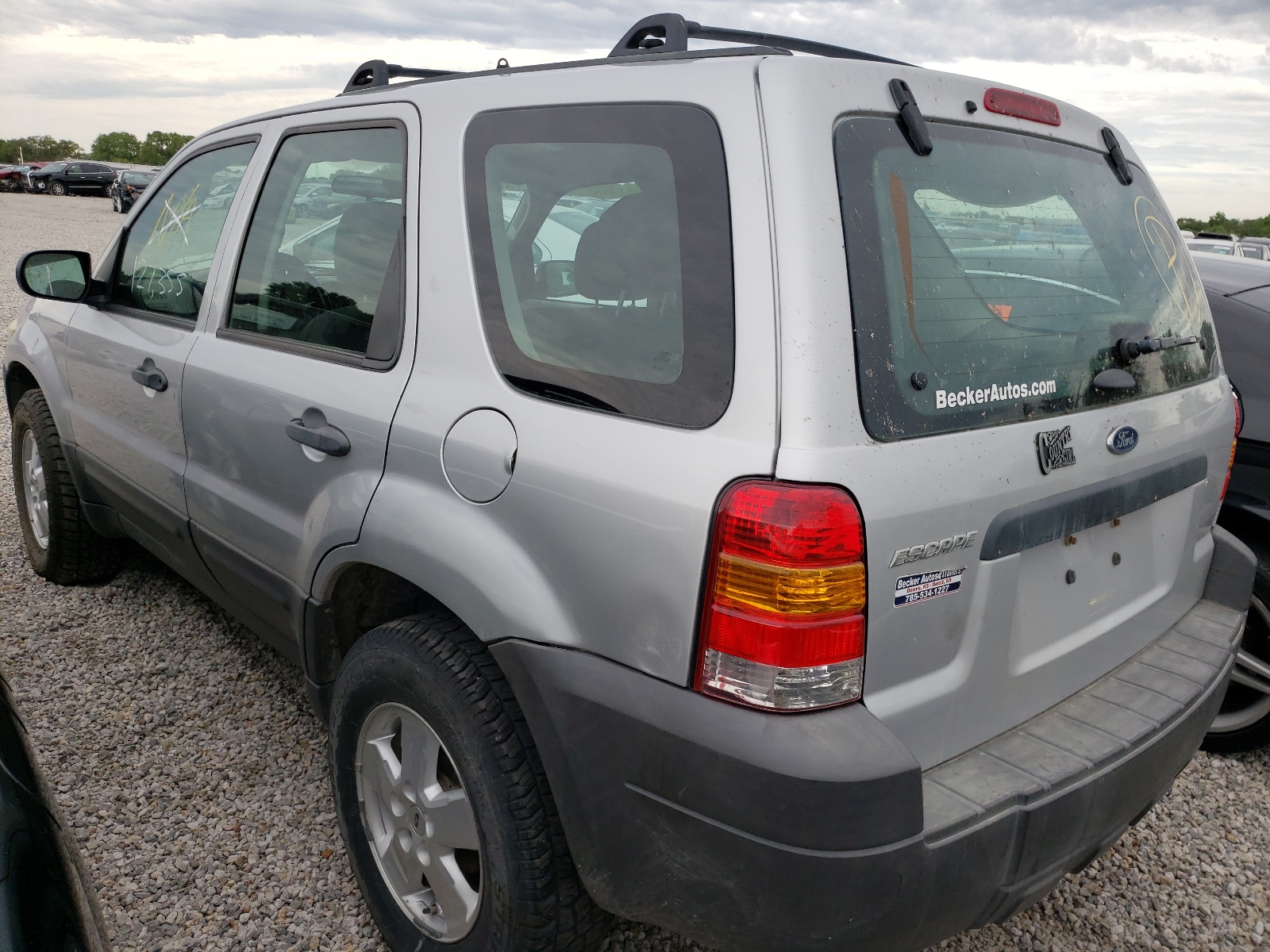 Photo 3 from auction – 2007 FORD ESCAPE XLS with VIN 1FMYU92Z87KA03410