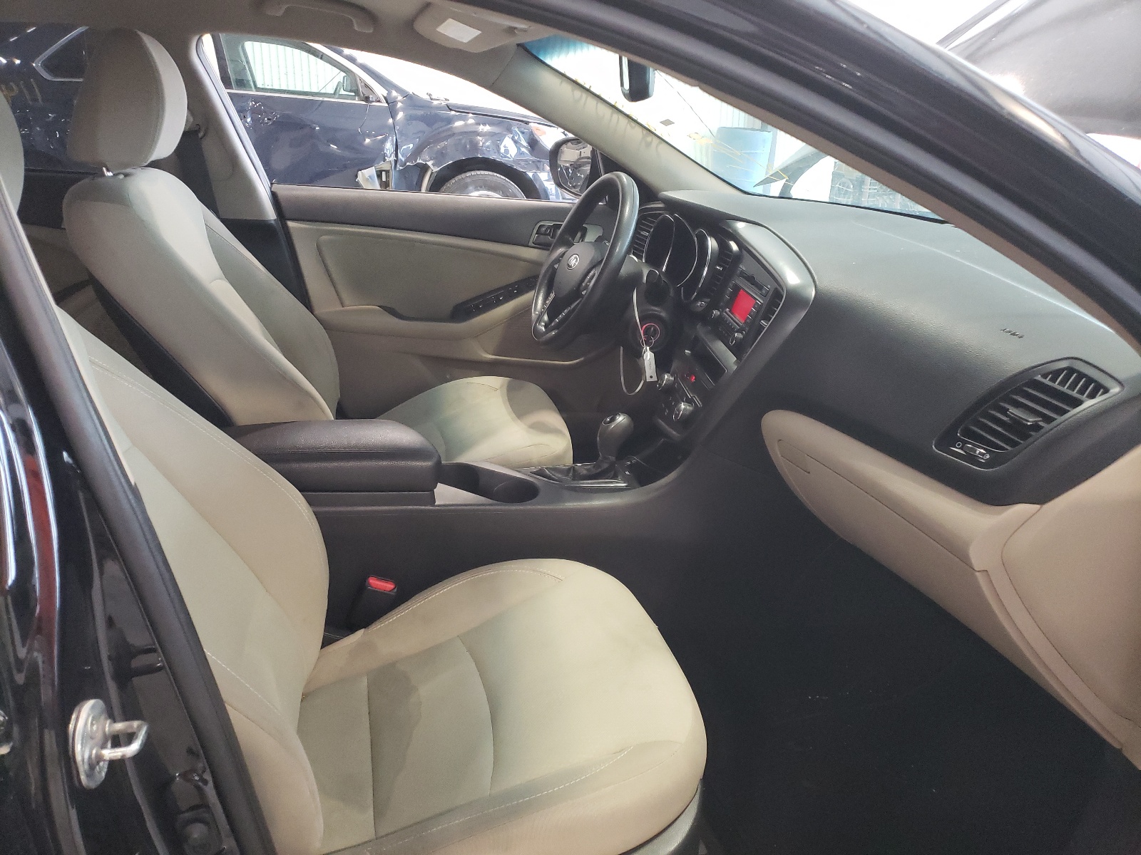 Photo 5 from auction – 2013 KIA OPTIMA LX with VIN 5XXGM4A70DG132573