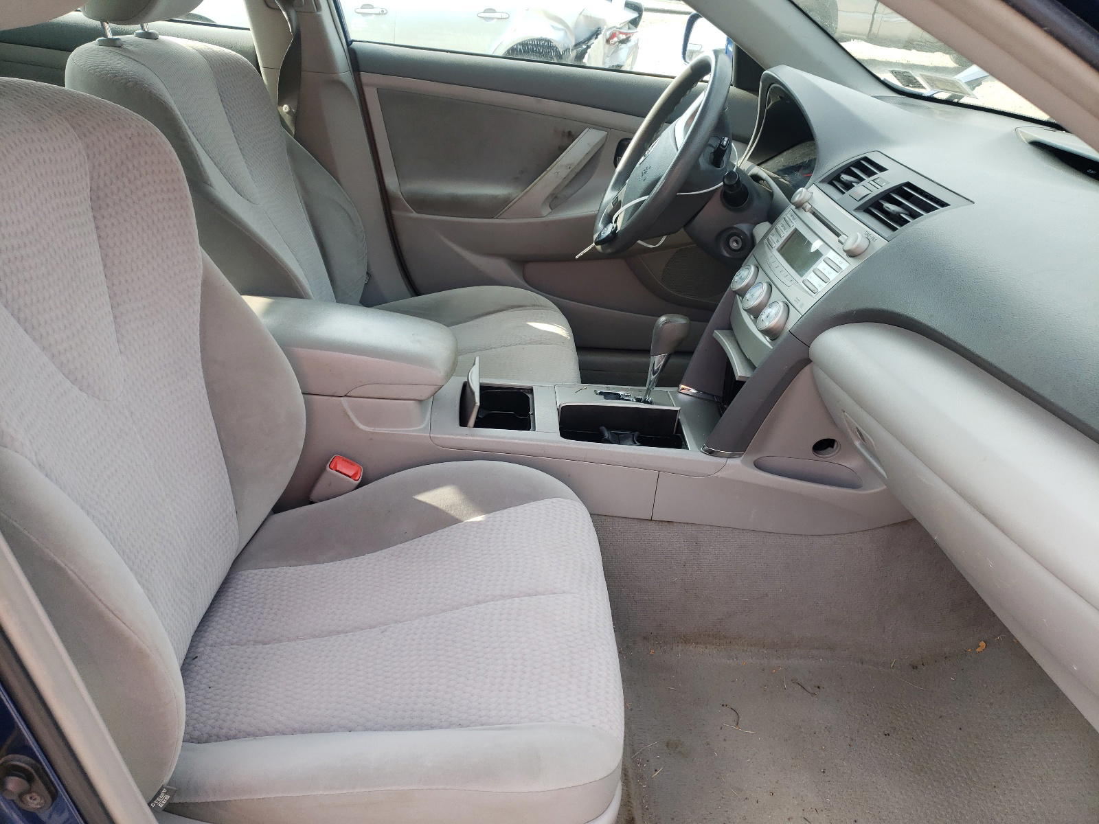 Photo 5 from auction – 2011 TOYOTA CAMRY BASE with VIN 4T1BF3EK1BU715962