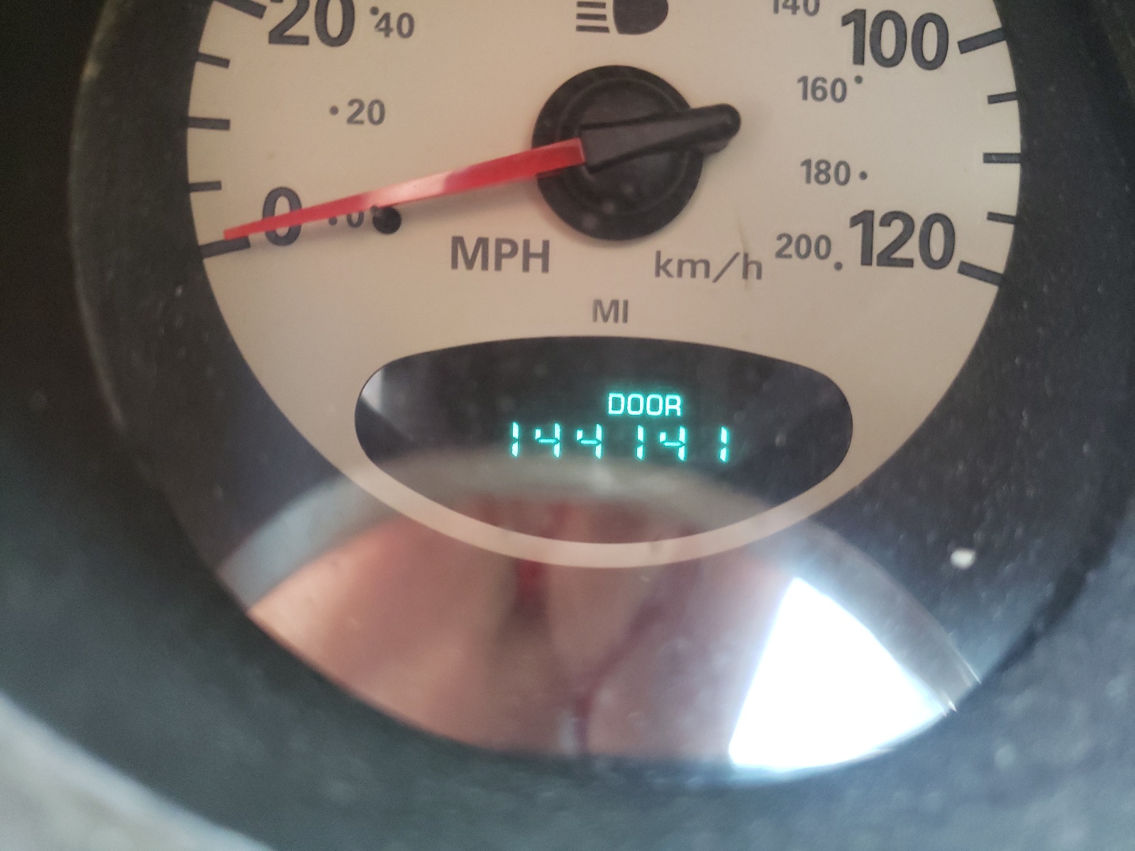 Photo 8 from auction – 2005 CHRYSLER PT CRUISER with VIN 3C4FY48B85T515516