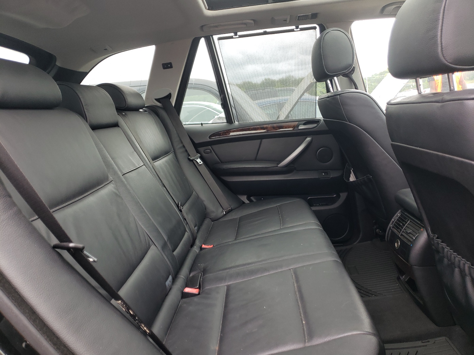 Photo 6 from auction – 2004 BMW X5 4.4I with VIN 5UXFB53584LV08499