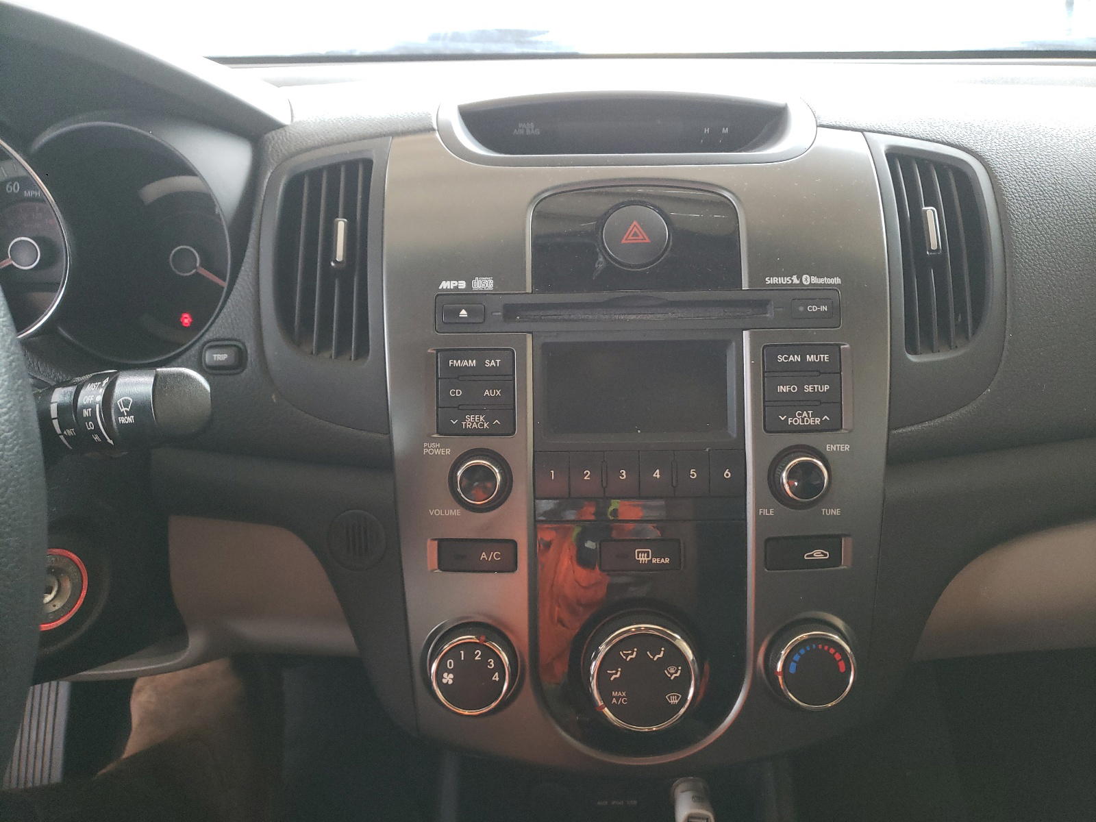 Photo 9 from auction – 2013 KIA FORTE EX with VIN KNAFU4A28D5736275
