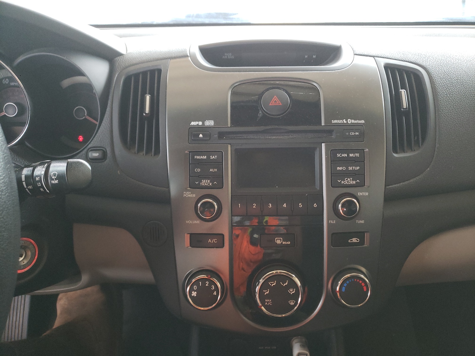 Zdjęcie 9 z aukcji – 2013 KIA FORTE EX z VIN KNAFU4A28D5736275