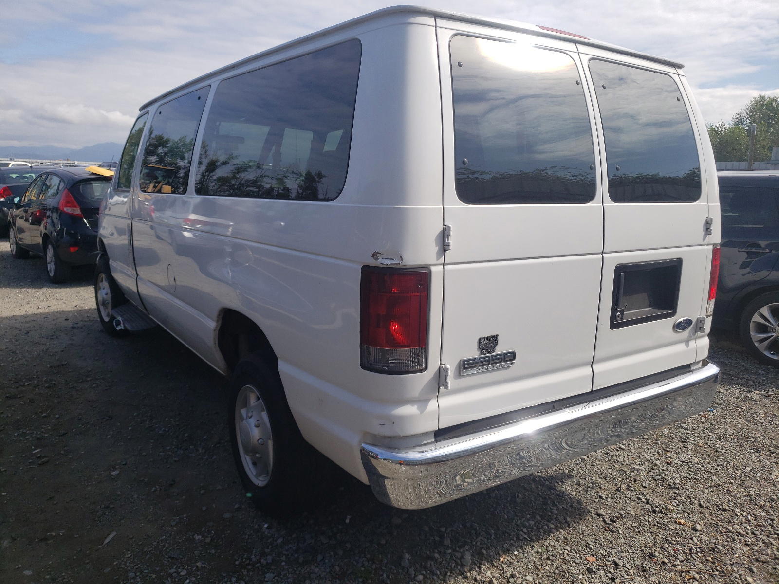 Photo 3 from auction – 2006 FORD ECONOLINE with VIN 1FBNE31L96DB32357