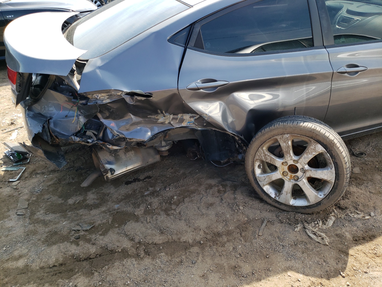 Photo 9 from auction – 2011 HYUNDAI ELANTRA GL with VIN 5NPDH4AE8BH050632