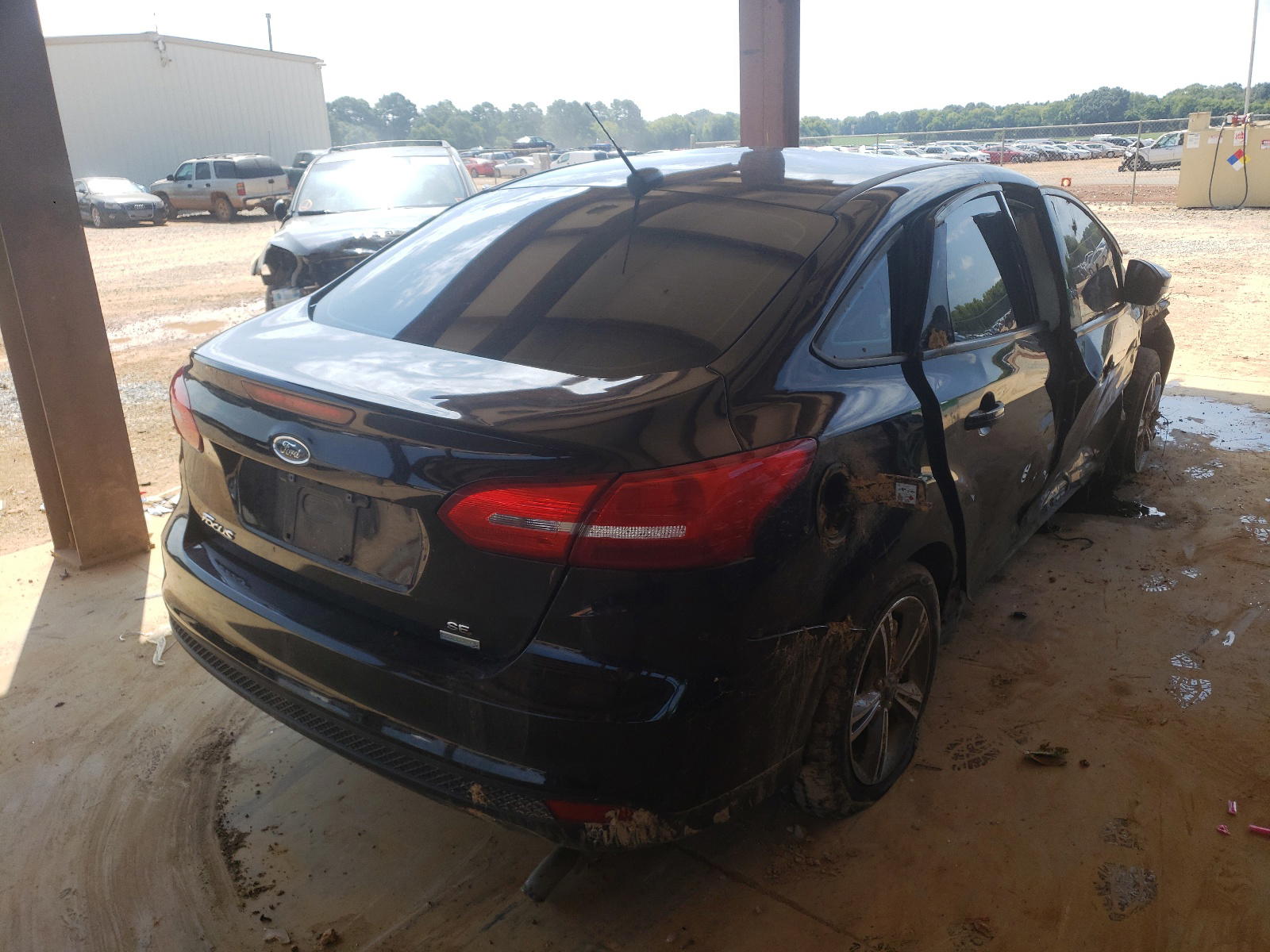 Photo 4 from auction – 2016 FORD FOCUS SE with VIN 1FADP3FE2GL383312