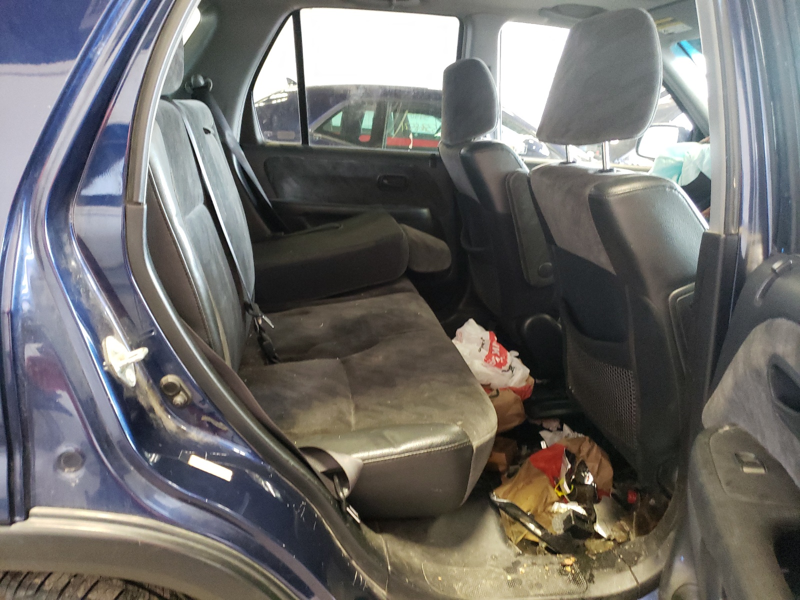 Photo 6 from auction – 2004 HONDA CR-V EX with VIN JHLRD78824C017100