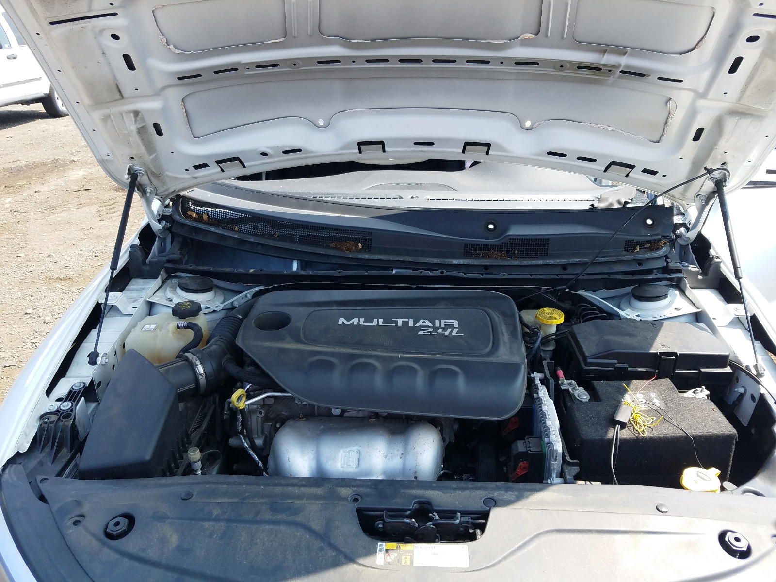 Photo 7 from auction – 2016 CHRYSLER 200 LIMITE with VIN 1C3CCCAB3GN157156