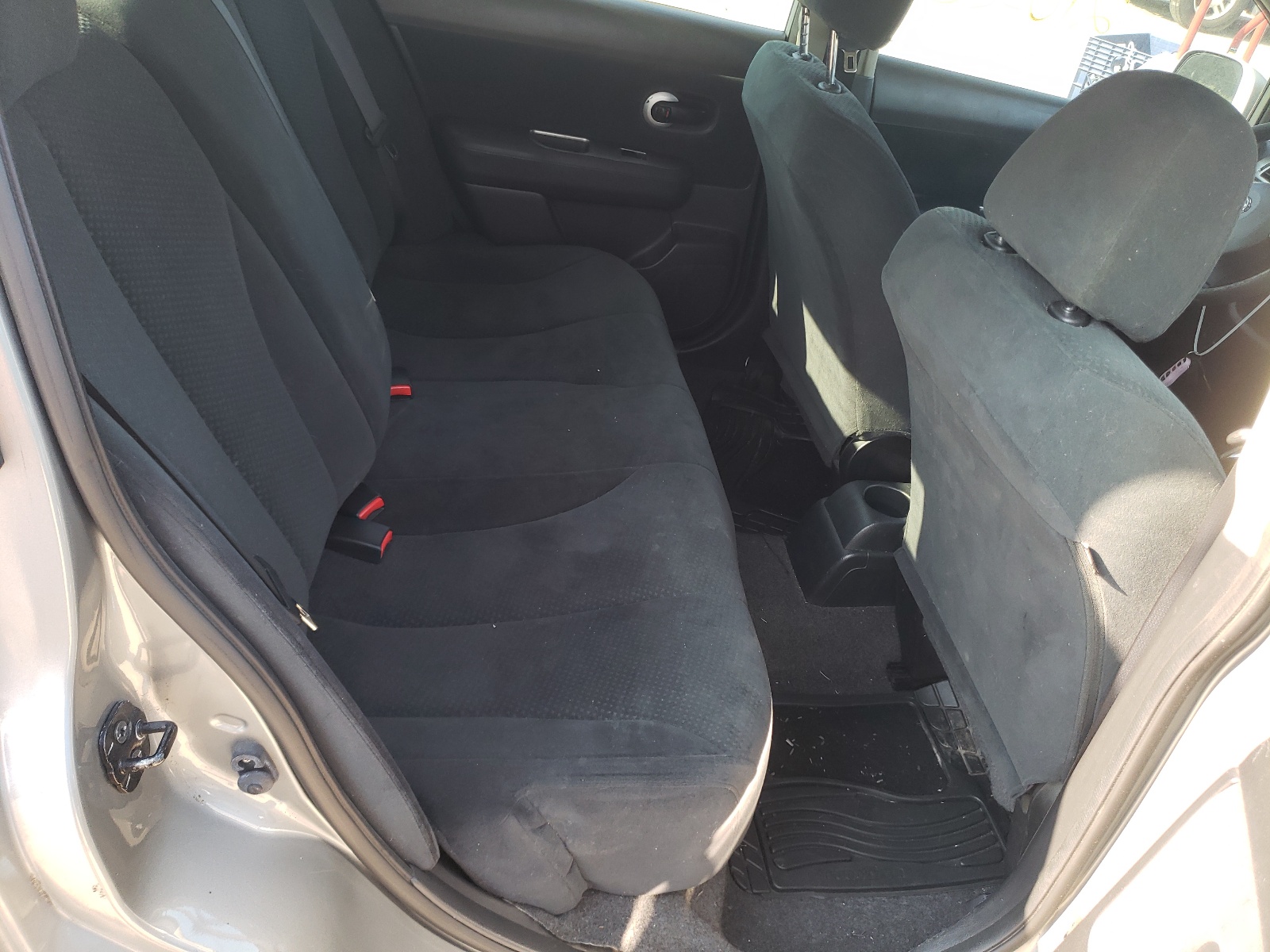 Zdjęcie 6 z aukcji – 2011 NISSAN VERSA S z VIN 3N1BC1CP1BL396270