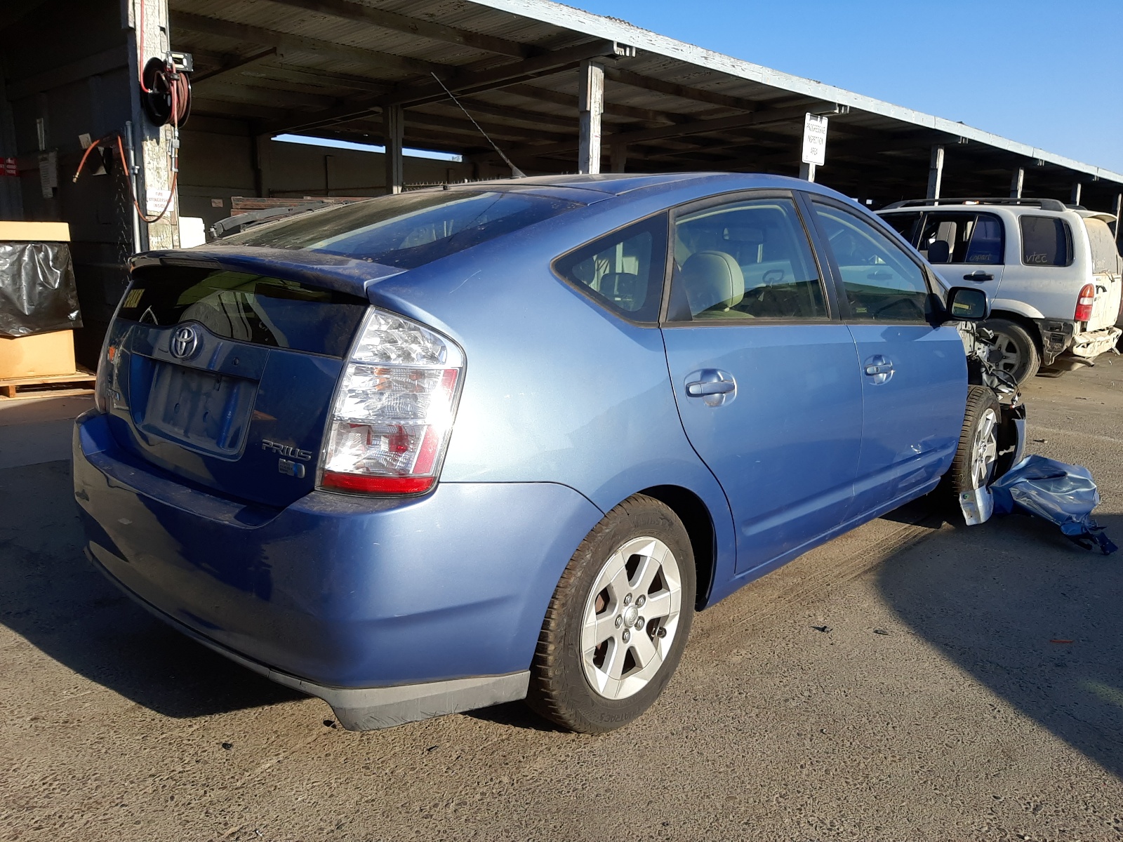 Photo 4 from auction – 2006 TOYOTA PRIUS with VIN JTDKB20U967522787