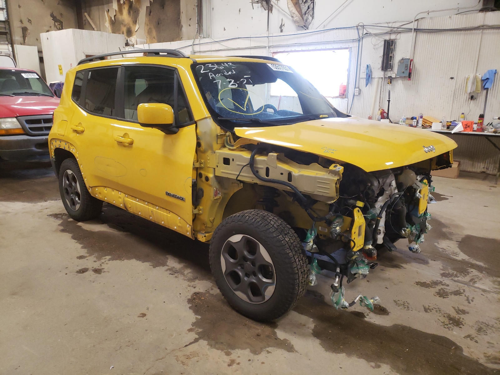 JEEP RENEGADE L 2015 with VIN ZACCJBBH0FPB70648 - Photo from auction
