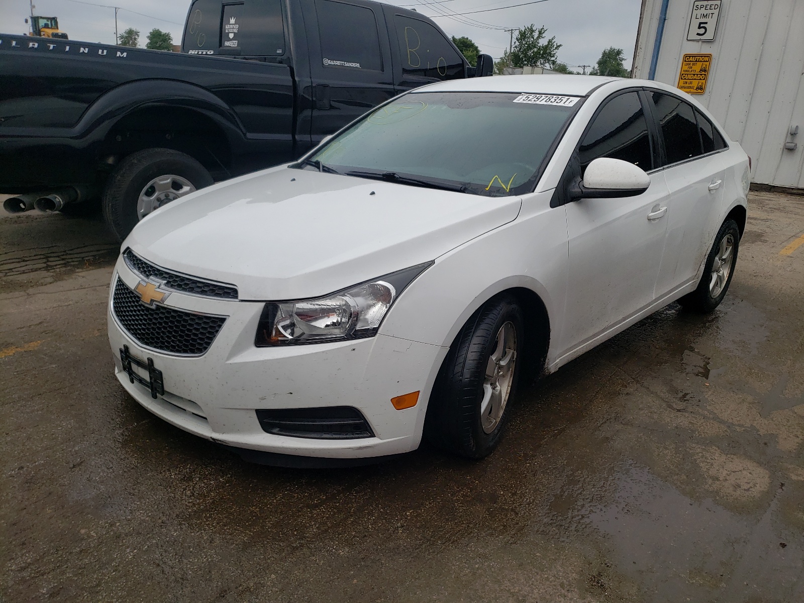 Photo 2 from auction – 2014 CHEVROLET CRUZE LT with VIN 1G1PC5SB9E7343558