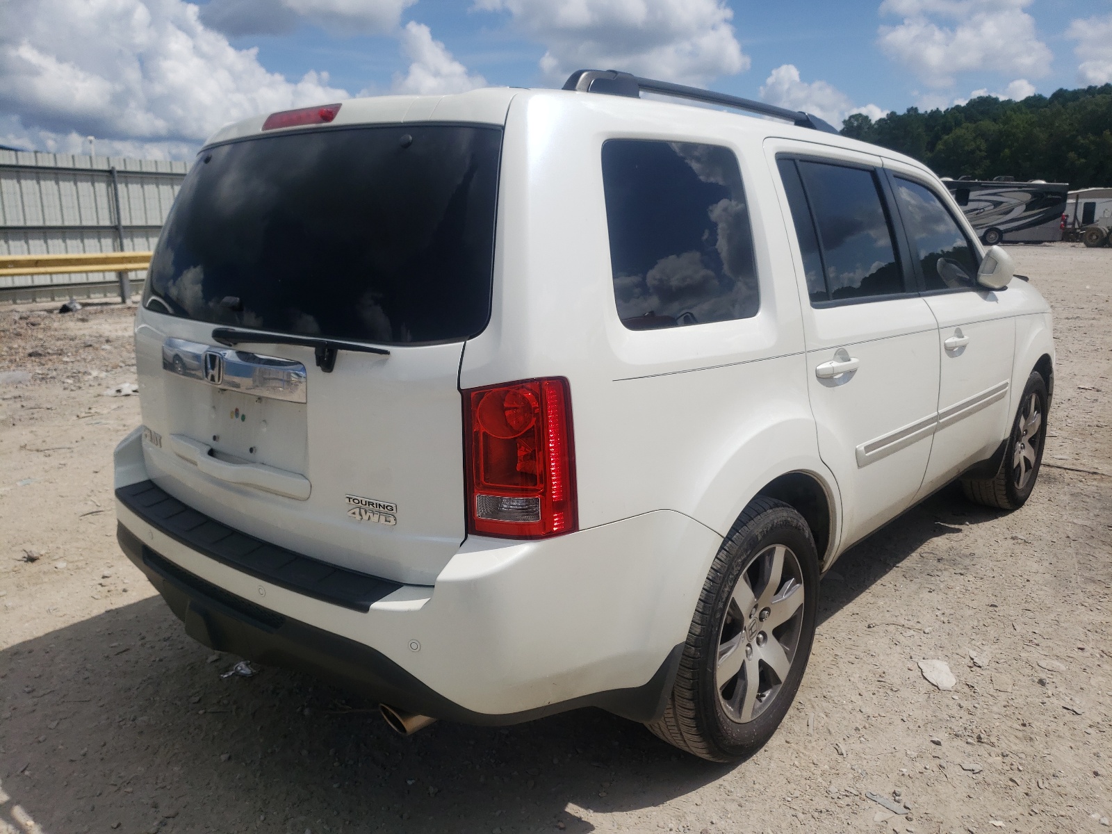 Photo 4 from auction – 2013 HONDA PILOT TOUR with VIN 5FNYF4H92DB039305