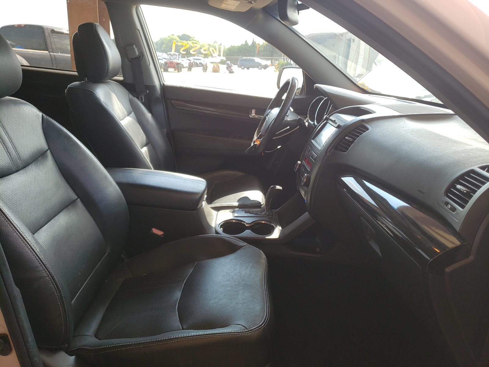 Photo 5 from auction – 2012 KIA SORENTO EX with VIN 5XYKU4A21CG187672