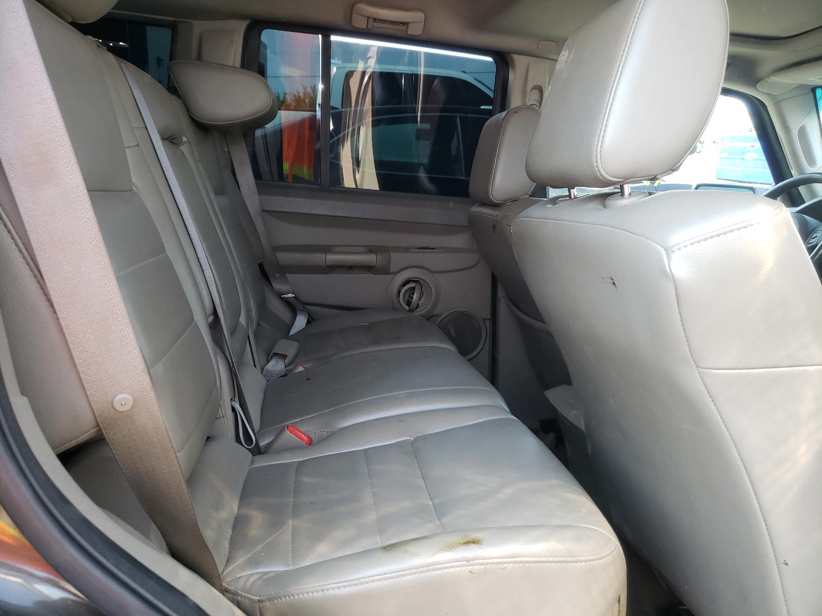 Photo 6 from auction – 2006 JEEP COMMANDER with VIN 1J8HG48N26C363485