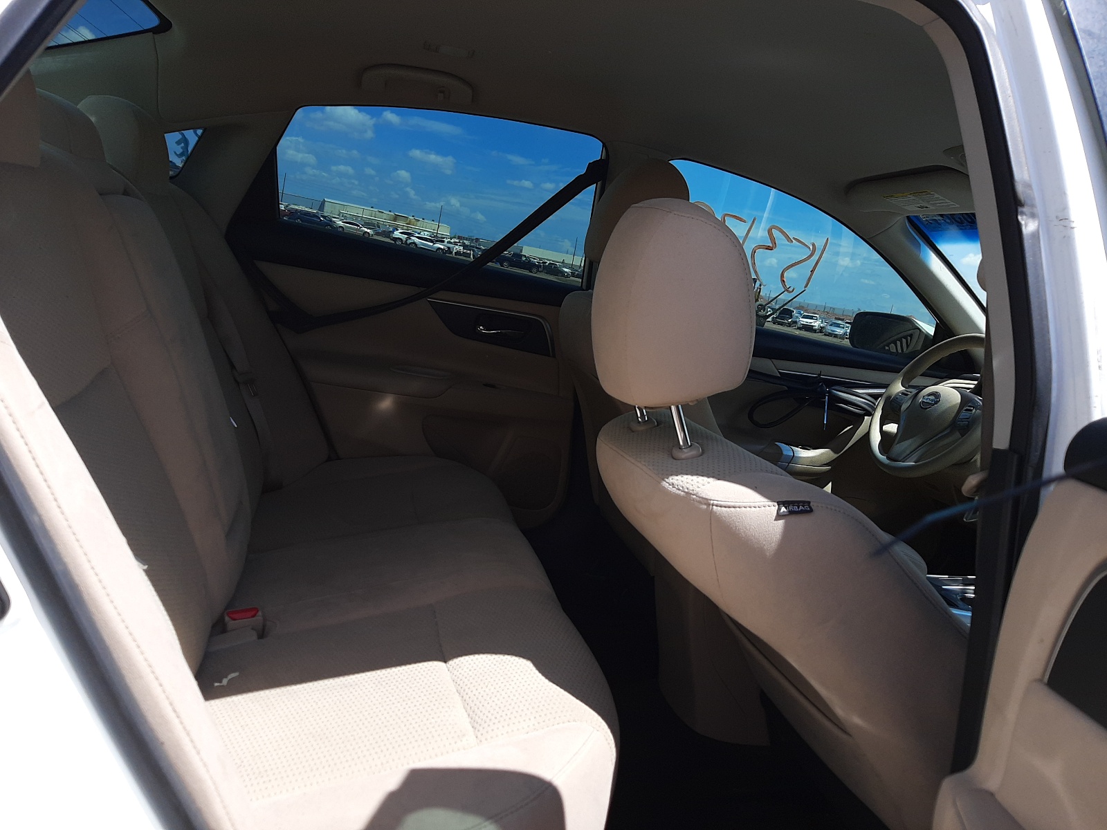 Photo 6 from auction – 2015 NISSAN ALTIMA 2.5 with VIN 1N4AL3AP0FN898237