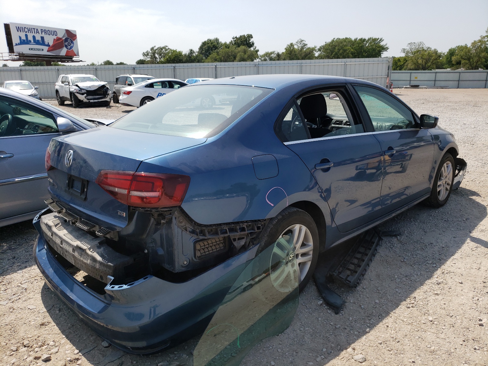 Photo 4 from auction – 2017 VOLKSWAGEN JETTA S with VIN 3VW2B7AJ0HM346414