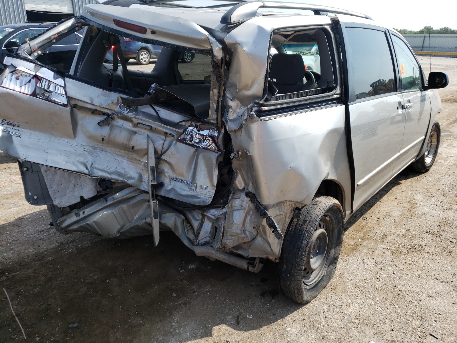 Photo 4 from auction – 2005 TOYOTA SIENNA CE with VIN 5TDZA23C75S249812
