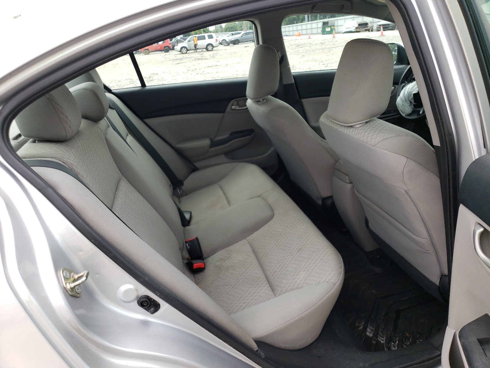 Photo 6 from auction – 2015 HONDA CIVIC LX with VIN 19XFB2F53FE032413
