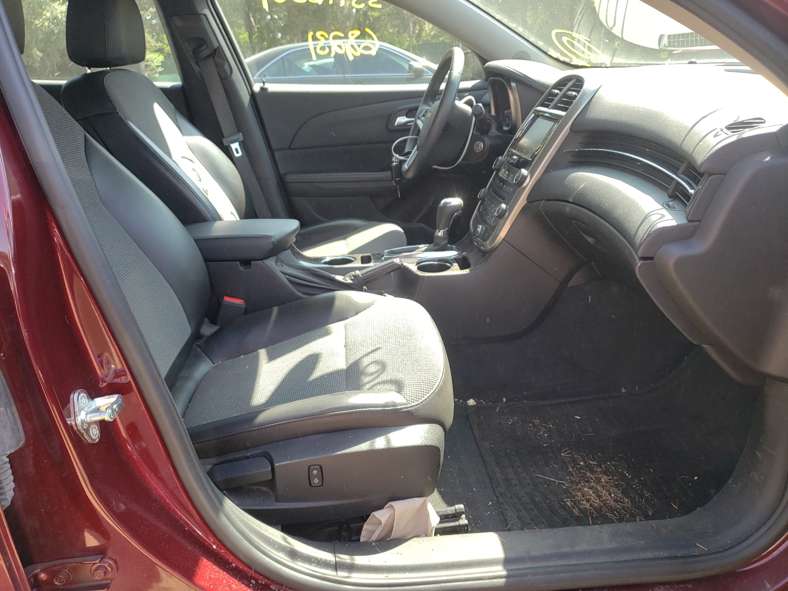 Photo 5 from auction – 2015 CHEVROLET MALIBU 1LT with VIN 1G11C5SL2FF310018