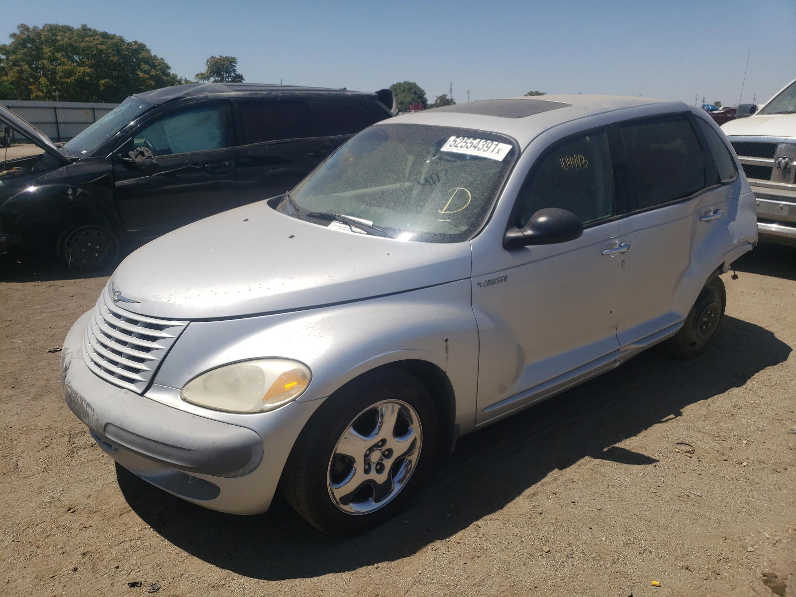 Photo 2 from auction – 2002 CHRYSLER PT CRUISER with VIN 3C8FY68BX2T254587