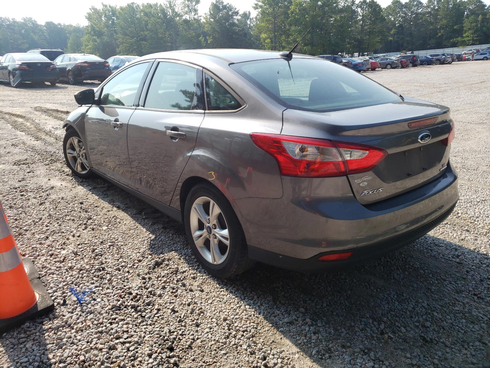 Photo 3 from auction – 2014 FORD FOCUS SE with VIN 1FADP3F22EL157676