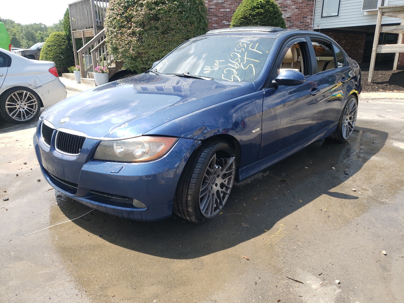 Photo 2 from auction – 2006 BMW 325 I AUTO with VIN WBAVB17586NK32300
