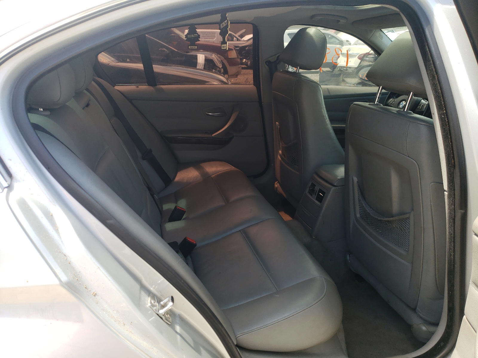 Photo 6 from auction – 2006 BMW 330 I with VIN WBAVB33586PS14241
