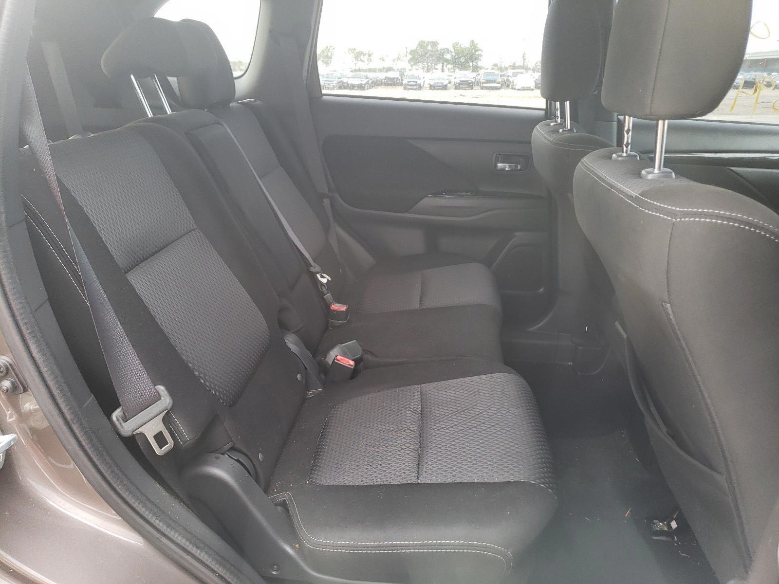 Photo 6 from auction – 2018 MITSUBISHI OUTLANDER with VIN JA4AD3A33JZ019989