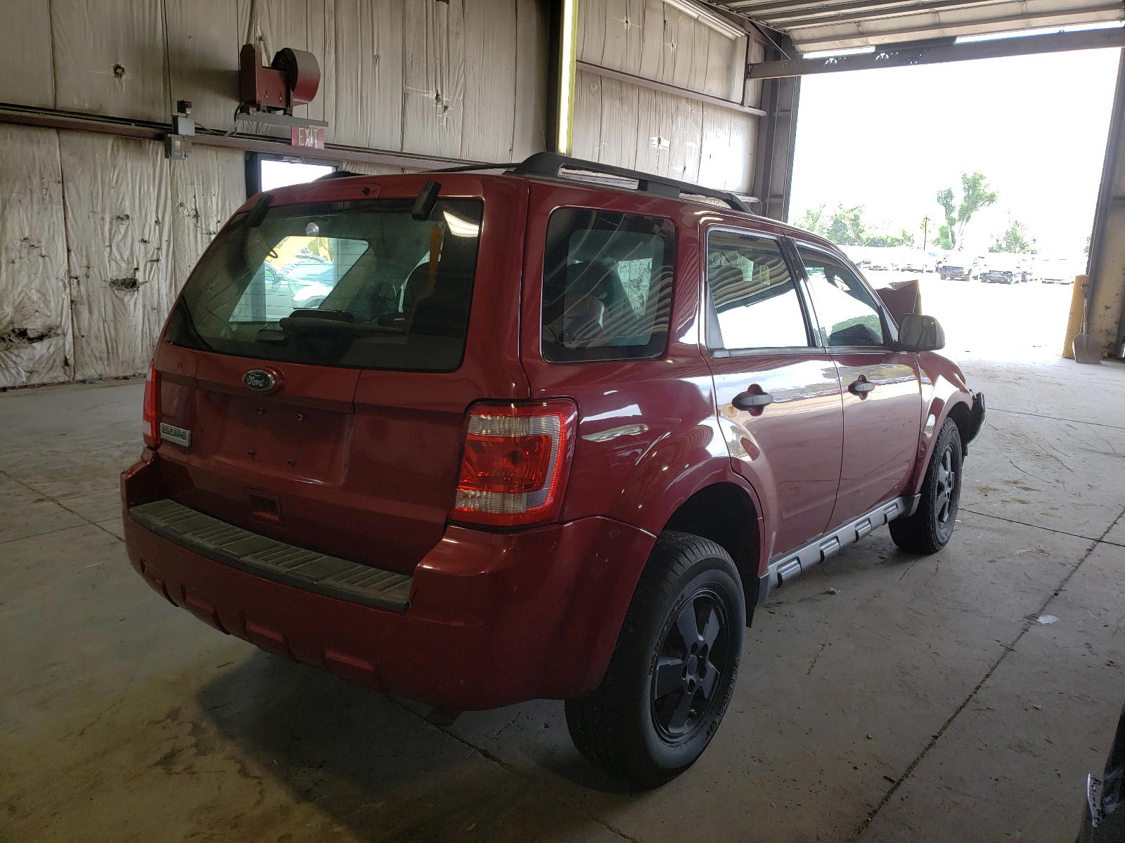 Photo 4 from auction – 2011 FORD ESCAPE XLS with VIN 1FMCU0C73BKB75291
