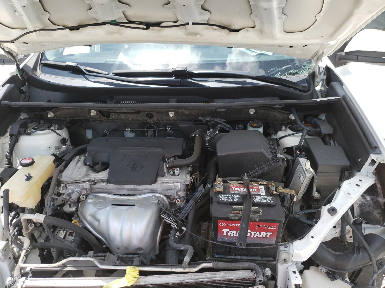 Photo 7 from auction – 2014 TOYOTA RAV4 XLE with VIN JTMWFREV4EJ010081