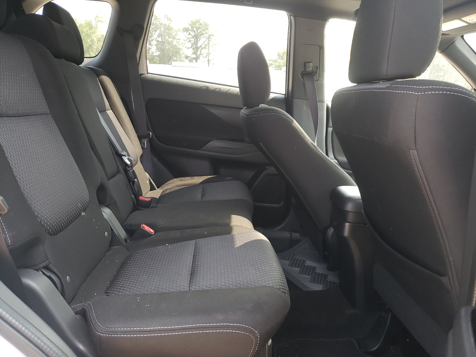 Photo 6 from auction – 2018 MITSUBISHI OUTLANDER with VIN JA4AZ3A39JZ034966