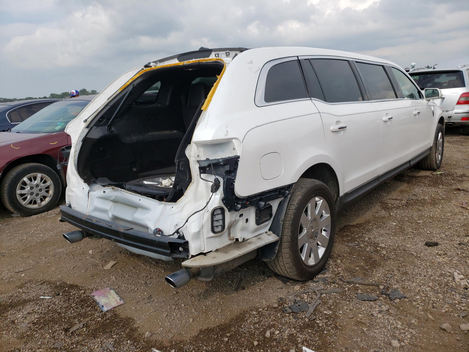 Photo 4 from auction – 2014 LINCOLN MKT with VIN 2L1MJ5LK3EBL57457