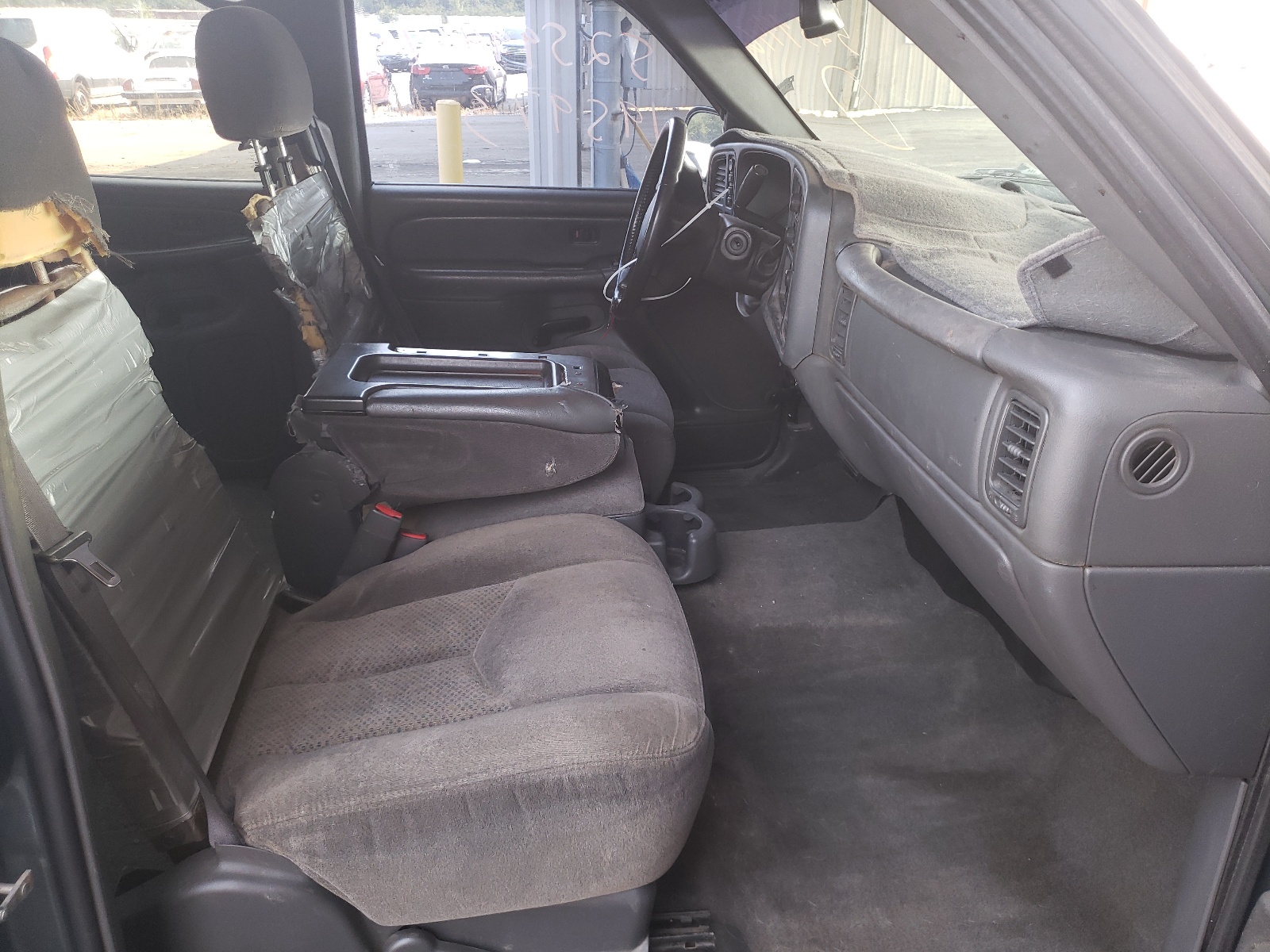 Photo 5 from auction – 2006 CHEVROLET SILVERADO with VIN 2GCEK13Z361318448