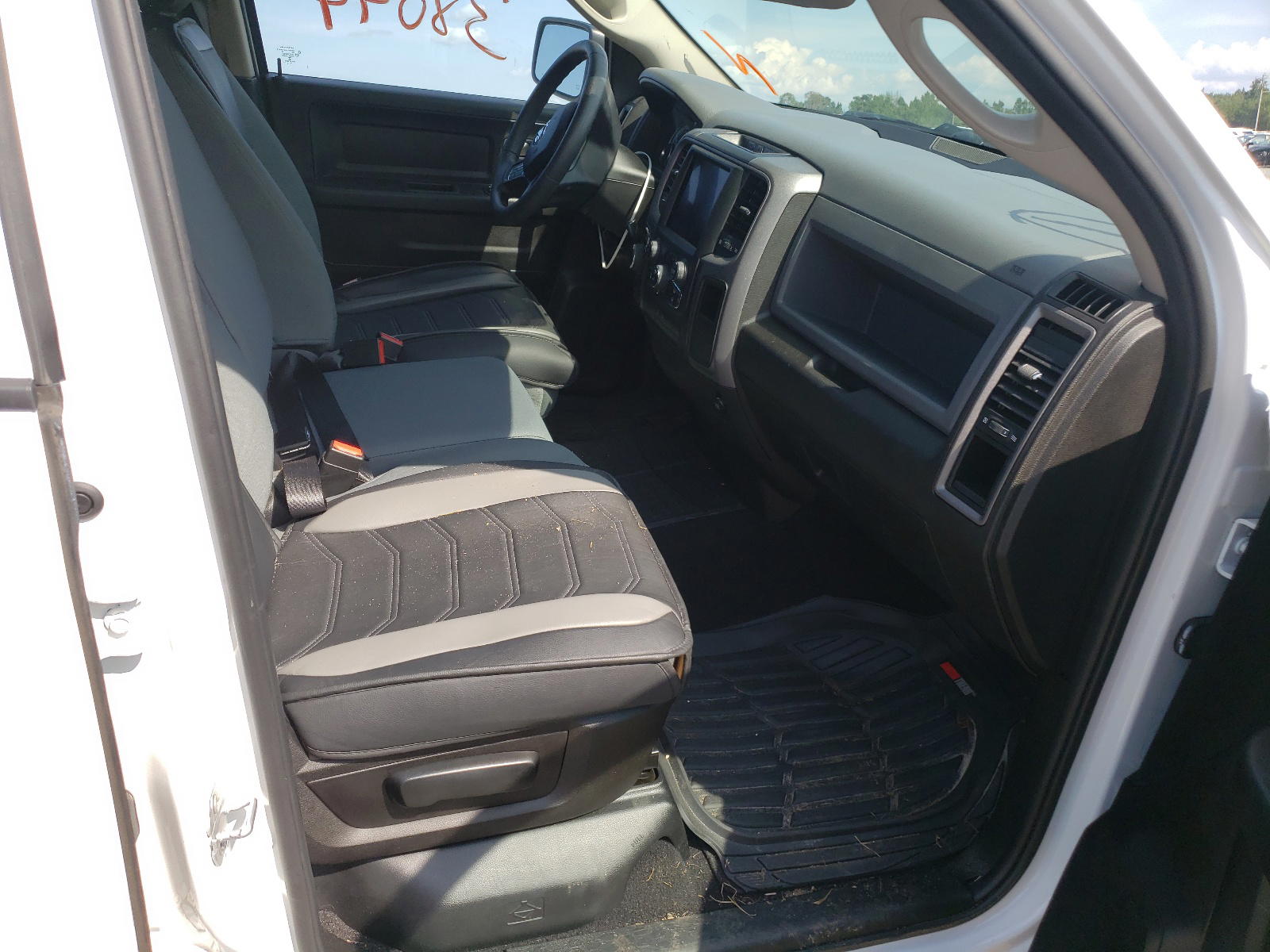 Photo 5 from auction – 2019 RAM 1500 CLASS with VIN 1C6RR7FT6KS708405