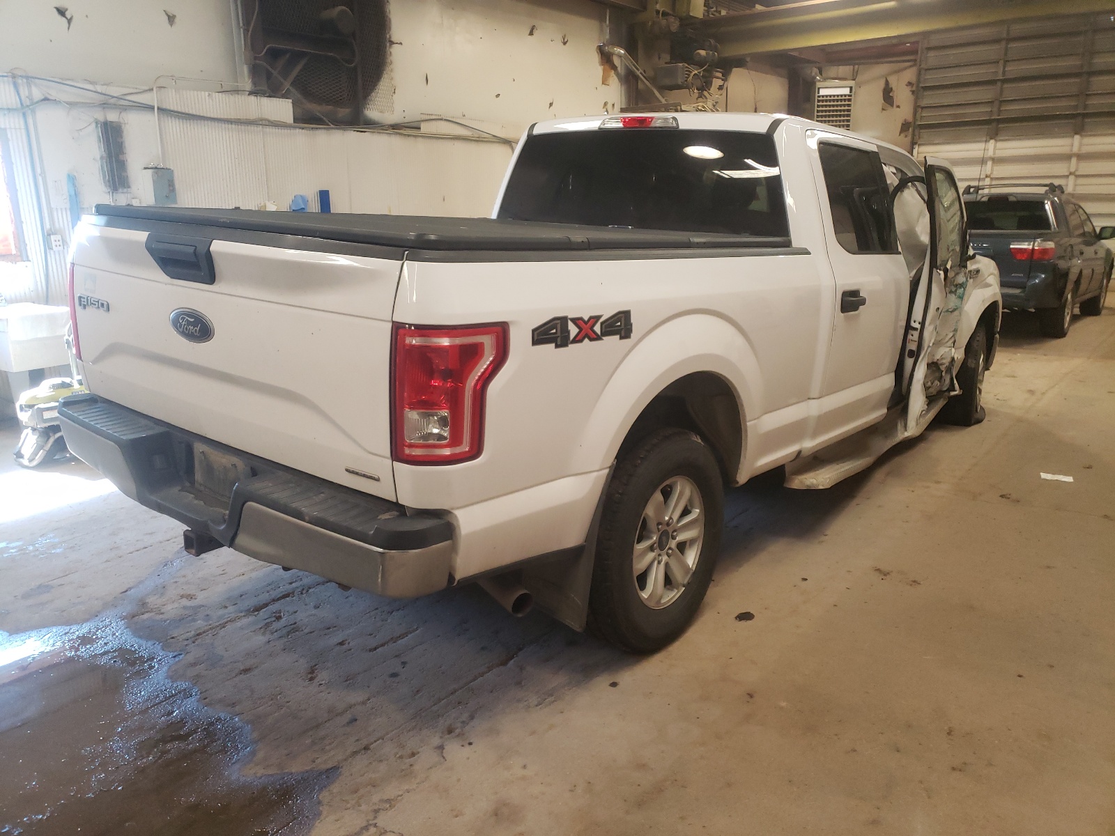 Photo 4 from auction – 2016 FORD F150 SUPER with VIN 1FTFW1EF7GKF36695