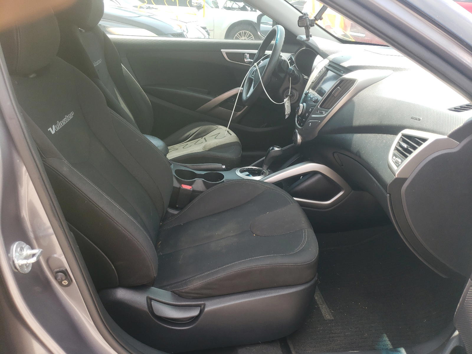 Photo 5 from auction – 2012 HYUNDAI VELOSTER with VIN KMHTC6AD3CU028859