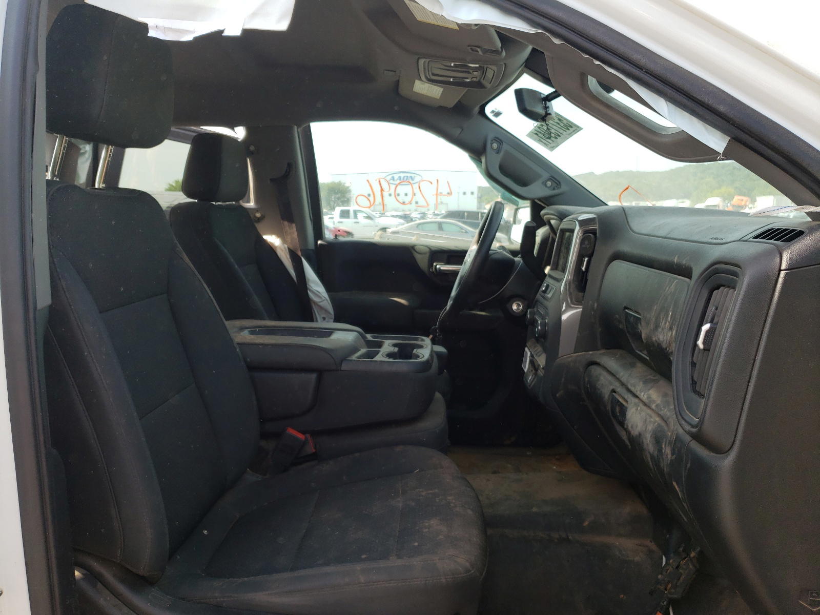 Photo 5 from auction – 2019 CHEVROLET SILVERADO with VIN 1GCRYAEF8KZ305036