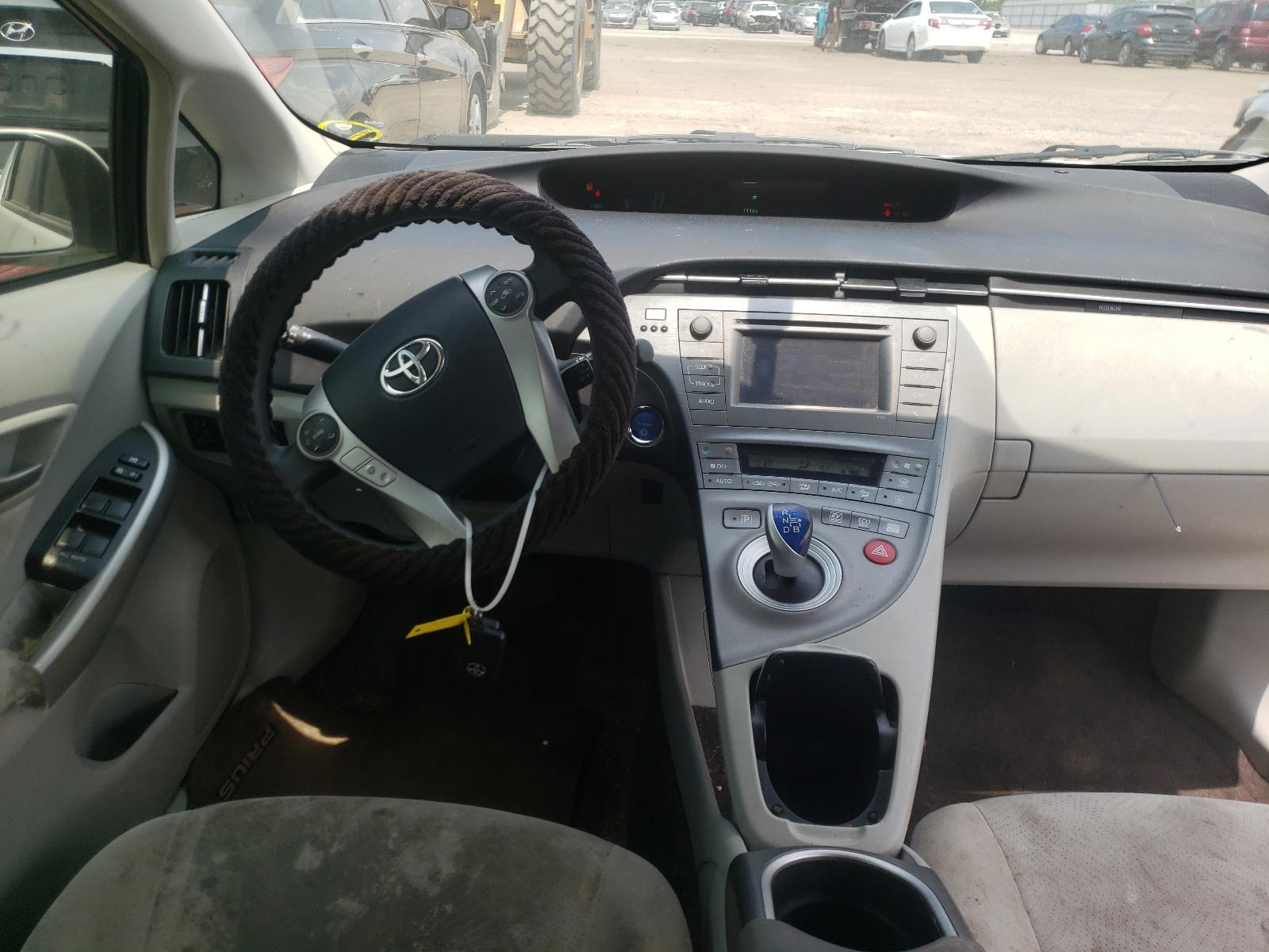 Photo 9 from auction – 2013 TOYOTA PRIUS with VIN JTDKN3DU8D0350071