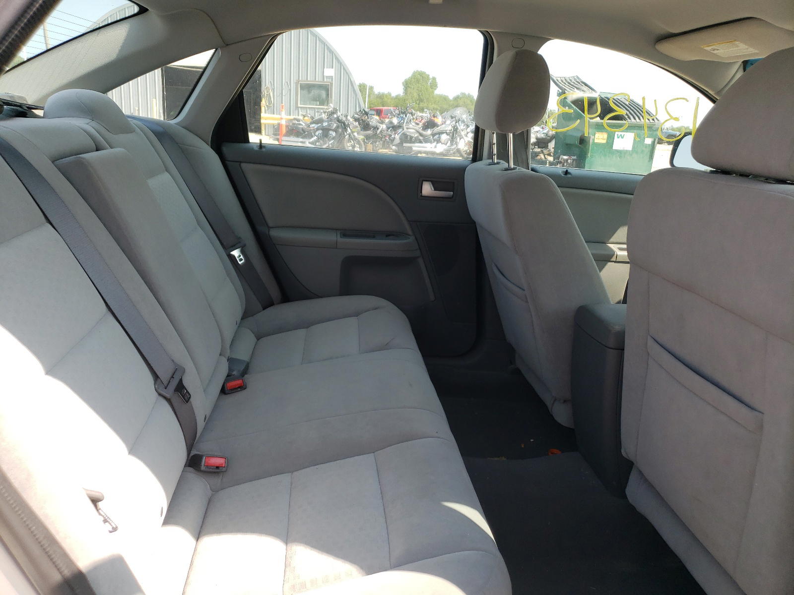 Photo 6 from auction – 2005 FORD FIVE HUNDR with VIN 1FAFP23155G117583