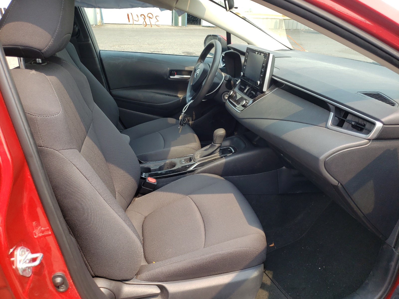 Photo 5 from auction – 2020 TOYOTA COROLLA LE with VIN 5YFEPRAE1LP008862