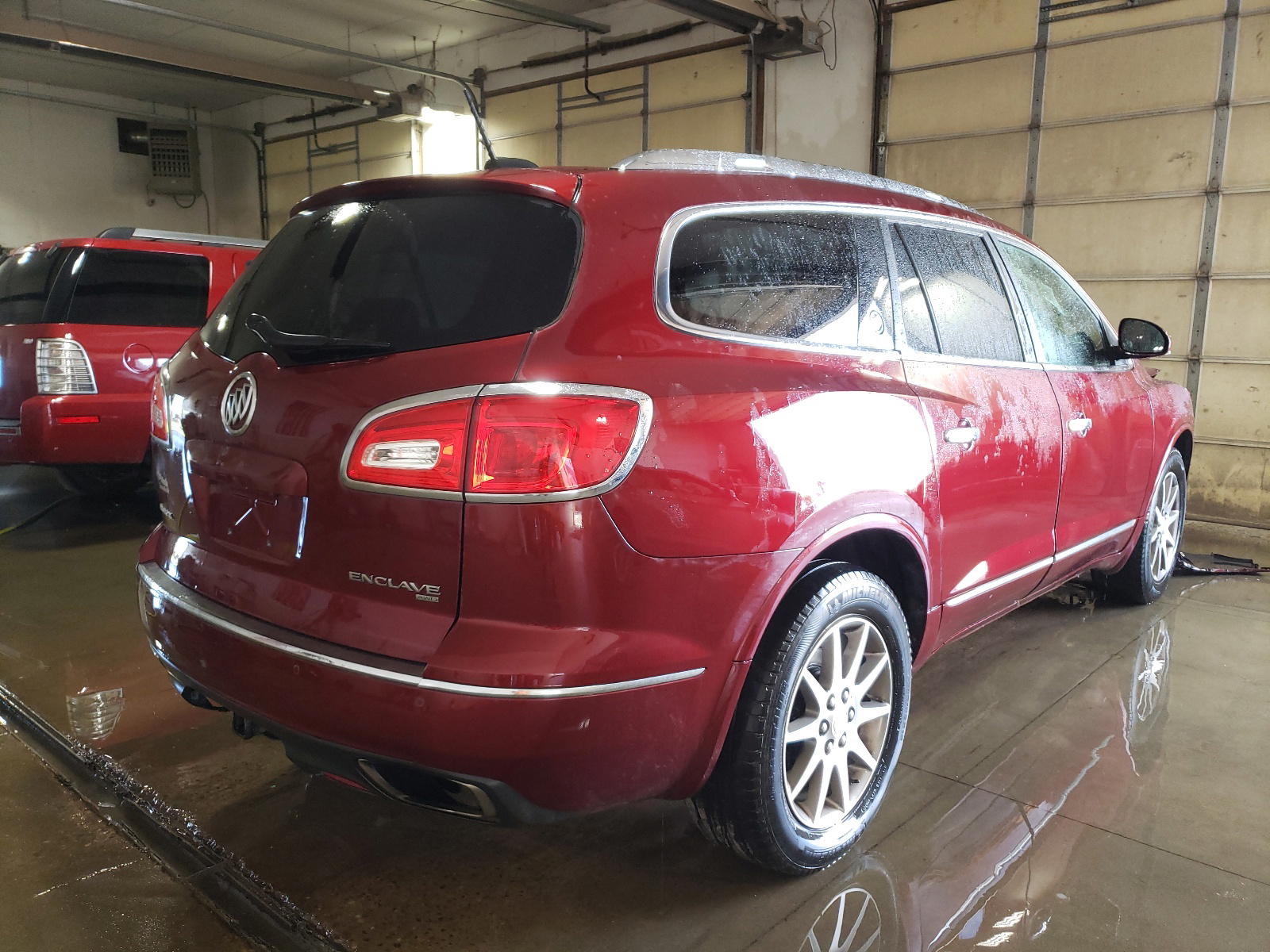 Photo 4 from auction – 2016 BUICK ENCLAVE with VIN 5GAKVBKD8GJ305435