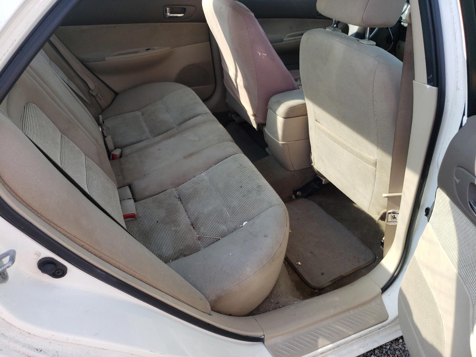 Photo 6 from auction – 2004 MAZDA 6 I with VIN 1YVFP80C245N43870