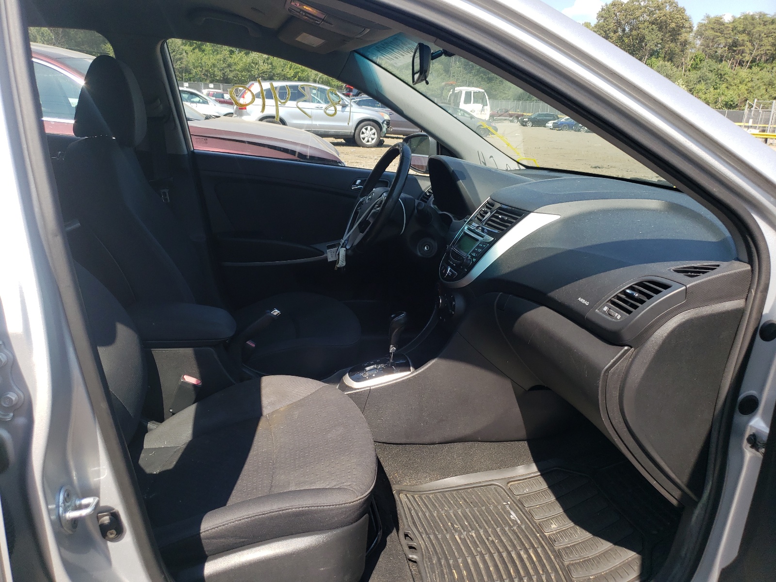 Photo 5 from auction – 2012 HYUNDAI ACCENT GLS with VIN KMHCU5AE2CU012331