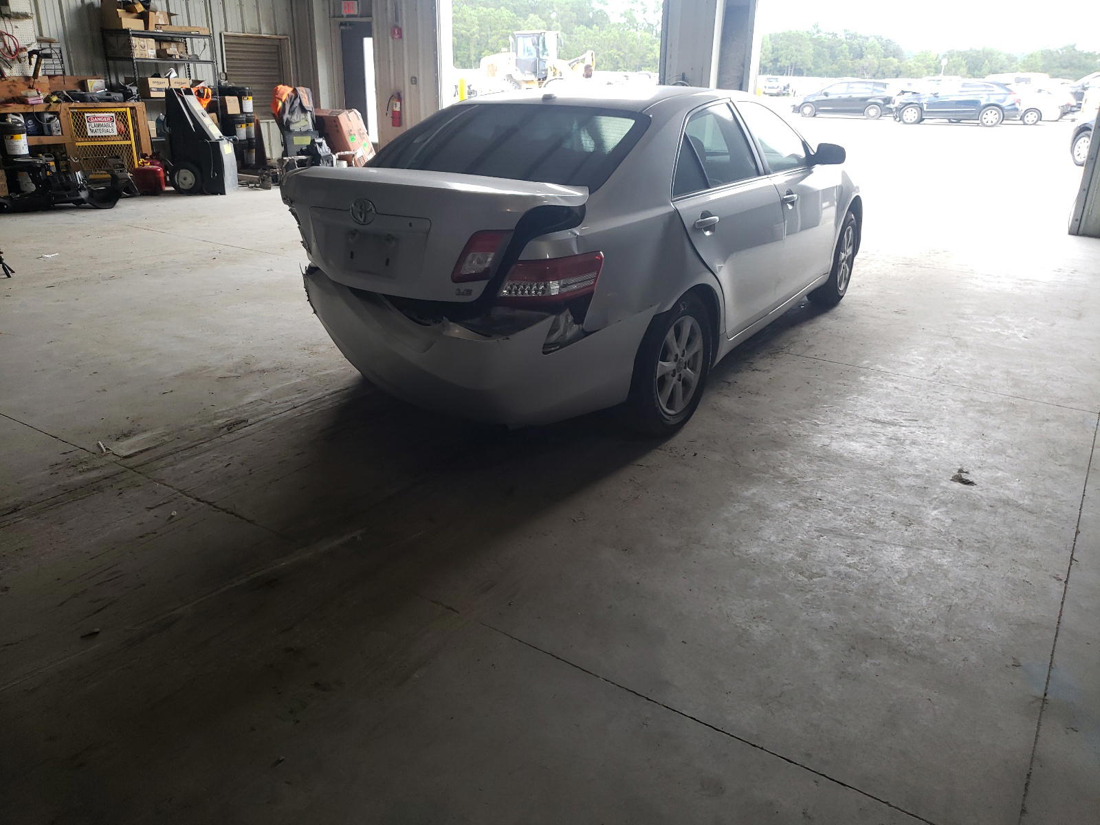 Photo 4 from auction – 2011 TOYOTA CAMRY BASE with VIN 4T1BF3EK6BU764560